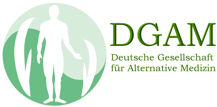 DGAM Logo mit Schriftzug Eine Person wird in einem grünen Ying-Yang Zeichen abgebildet