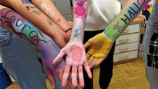 Selbstsicher(er) durch Körperwahrnehmung – Bodypainting